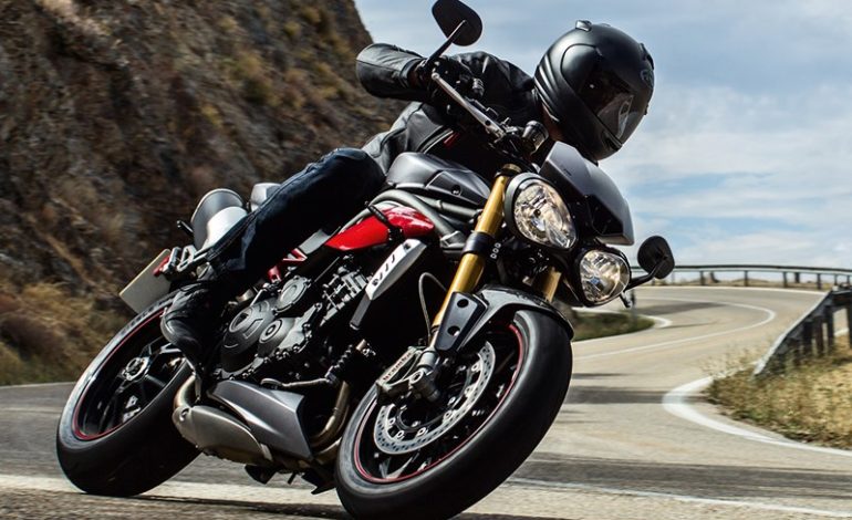 Triumph anuncia a pré-venda da Speed Triple R no Brasil