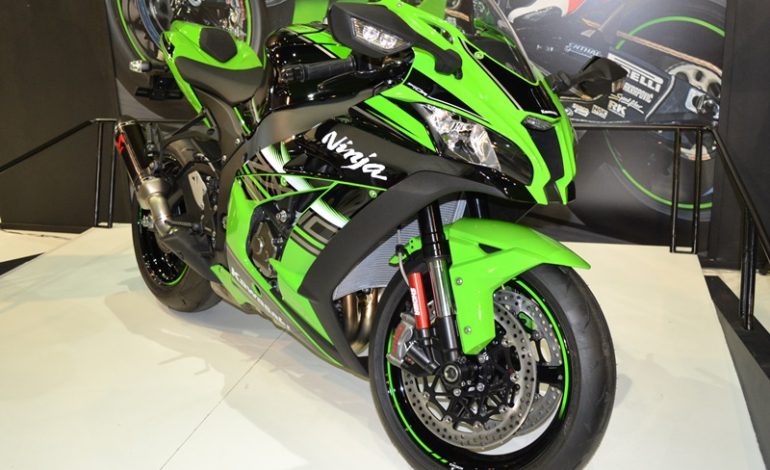 Nova geração da Kawasaki Ninja ZX-10R chega ao Brasil