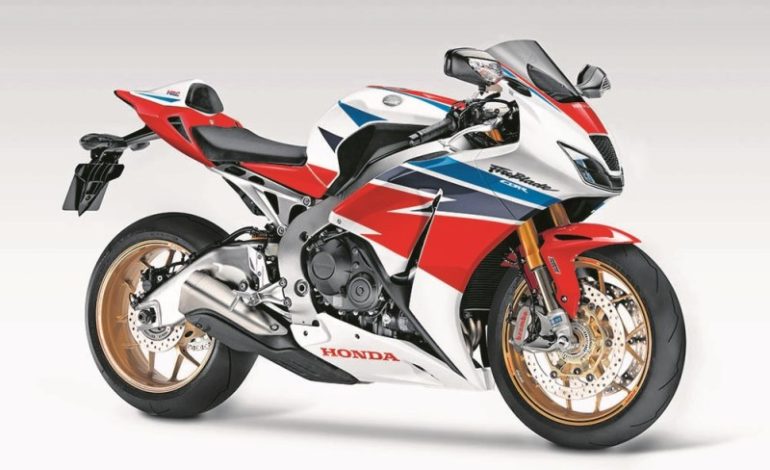 Honda prepara a nova CBR 1000RR Fireblade