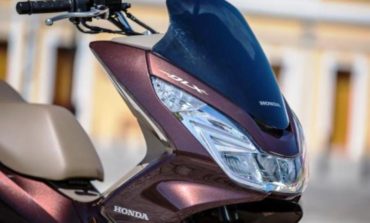 Honda PCX 2017 chega com novas cores
