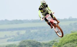 Equatoriano assume a liderança do Brasileiro de Motocross