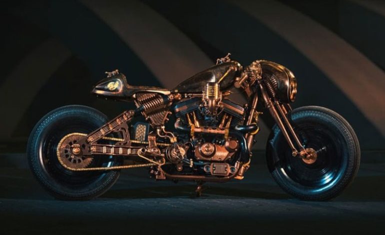 Hard Rock Café e Game Over Cycles criam modelo inspirado em detalhes musicais