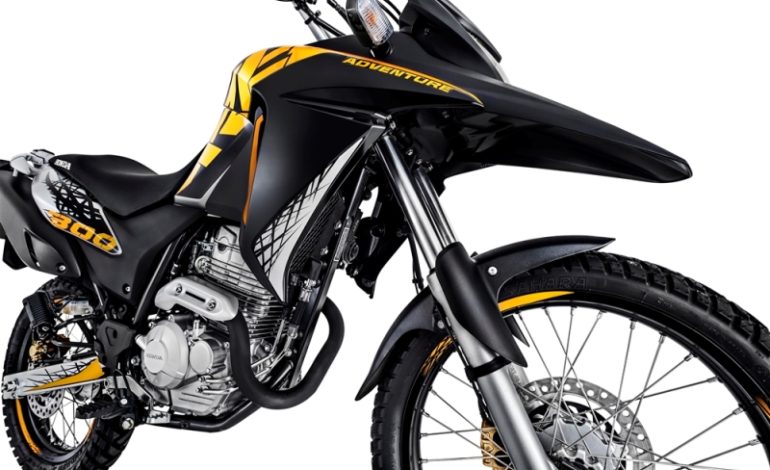 Honda XRE 300 Adventure de cara nova