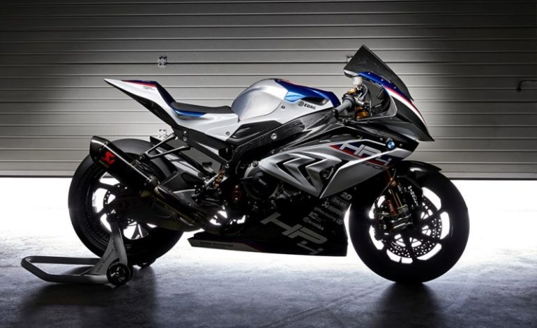 Conheça a BMW HP4 Racing