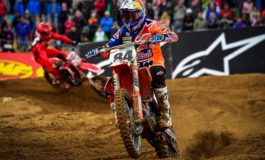 Jeffrey Herlings vence as duas baterias da categoria MXGP na Letônia