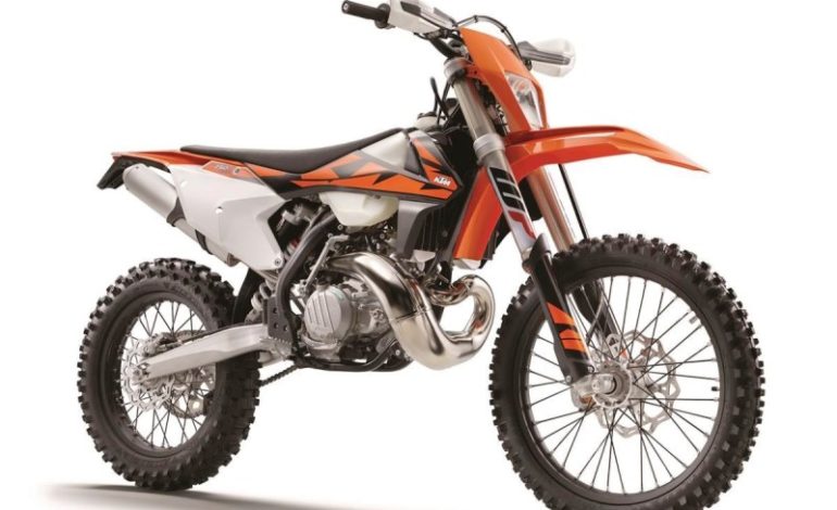 KTM revela dois modelos com propulsores 2 tempos de injeção eletrônica
