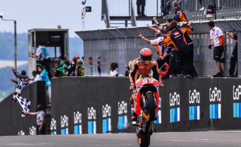 Marc Márquez é imbatível em Sachenring