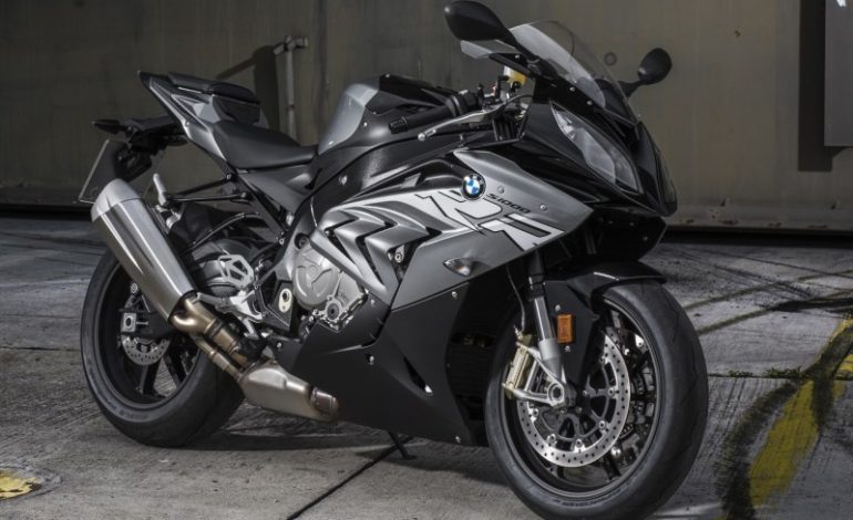 BMW S 1000 RR ganha novo visual