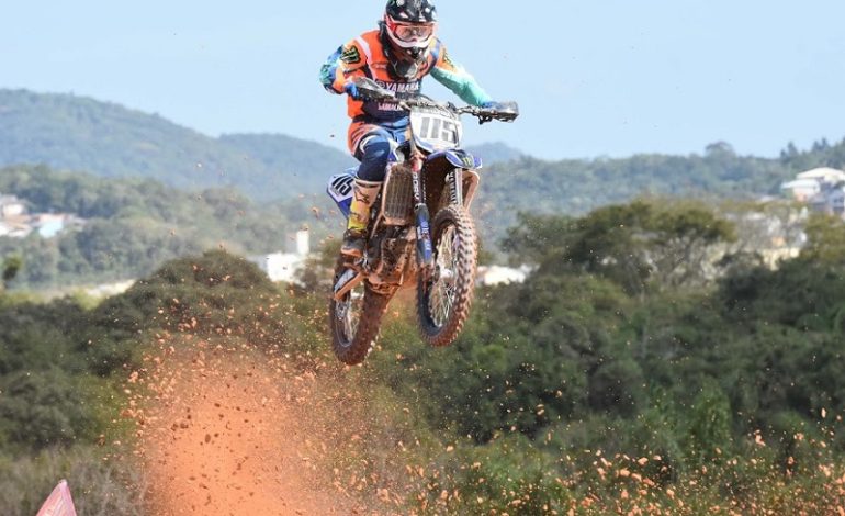Carlos Campano domina a segunda etapa do Brasileiro de Motocross