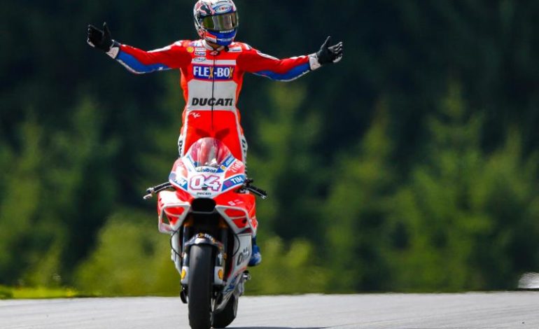 Andrea Dovizioso vence o Grande Prêmio de Áustria em final emocionante