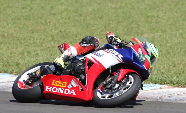 Eric Granado em dose dupla domina a sexta etapa do SuperBike Brasil