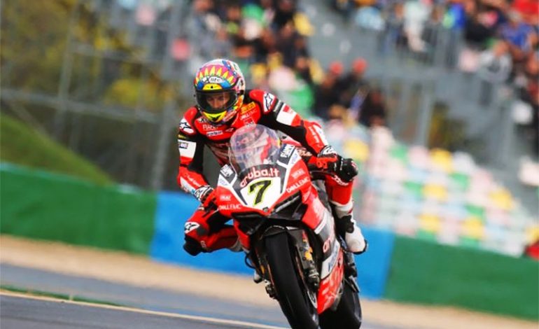 Chaz Davies vence a segunda corrida em Magny-Cours