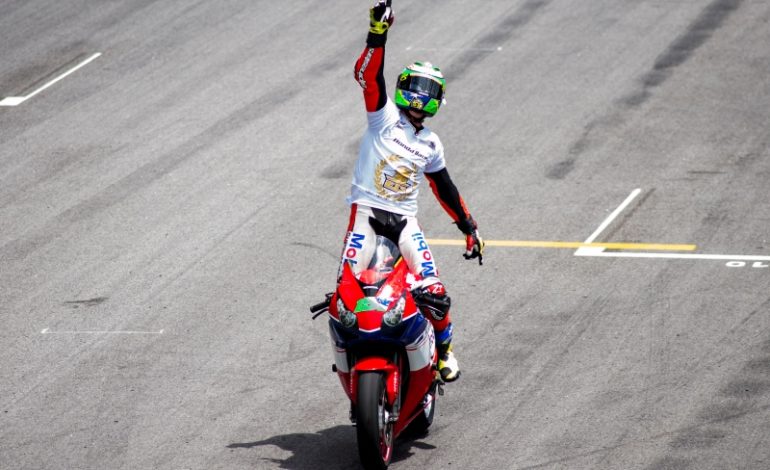 Eric Granado fecha a temporada 2017 Campeão do SuperBike Brasil