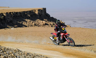 Honda lidera o Dakar no retorno das atividades