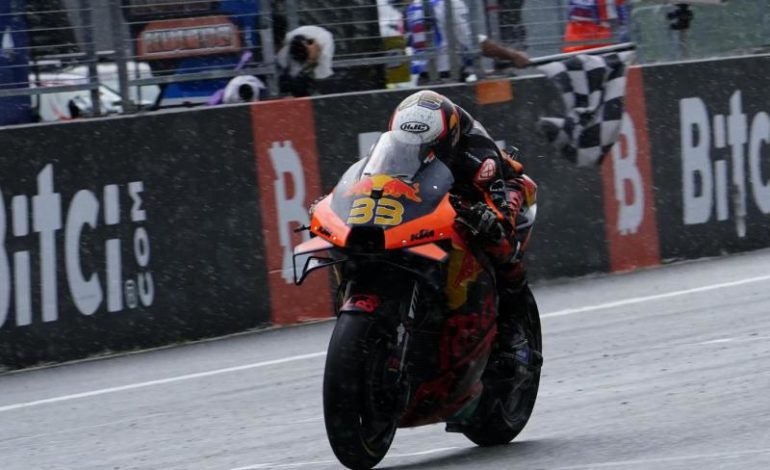 Brad Binder faz a aposta certa e consegue o triunfo em Österreich