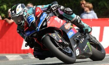 Michael Dunlop conquista sua 30ª vitória em corridas no TT da Ilha de Man