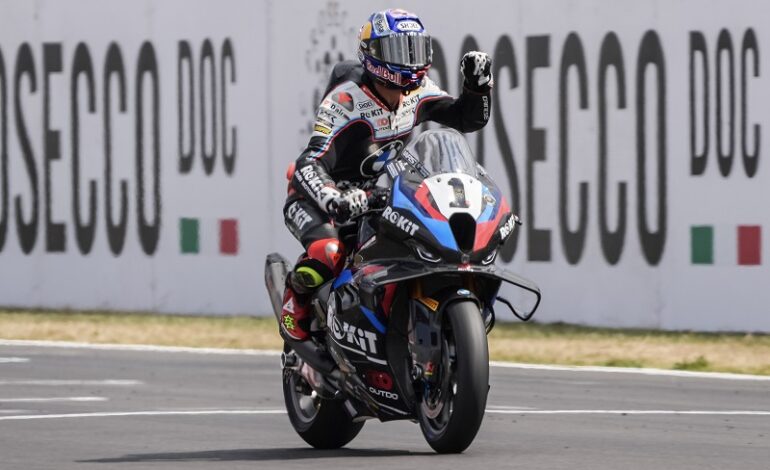 Toprak Razgatrioglu assume a liderança do Mundial de Superbike 2025