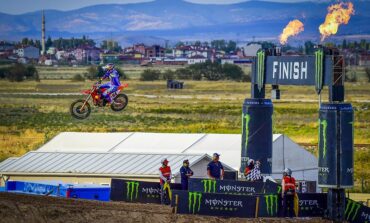 Jeffrey Herlings mantém sequência de vitórias na Turquia