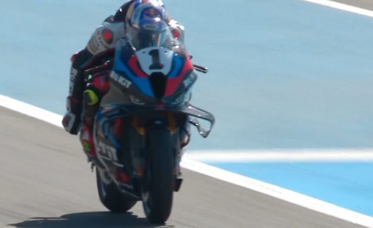 Toprak Razgatlioglu se consagra com o terceiro título conquistado no Campeonato Mundial de Superbike