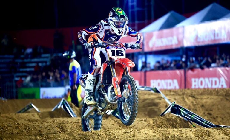 Enzo Lopes vence na abertura do Arena Cross 2026