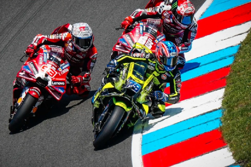 Marc Márquez vence novamente na República Tcheca