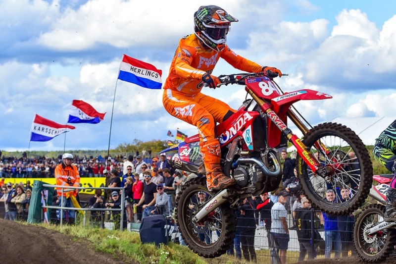 Jeffrey Herlings vence em casa e mira no título 2026 do Mundial de Motocross