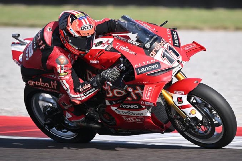 Nicolo Bulega conquista o Campeonato Mundial de Superbike 2026 e migra para a classe MotoGP em 2027