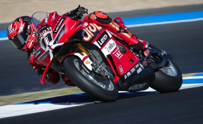 Nicolo Bulega empilha recordes na reta final do Mundial de Superbike